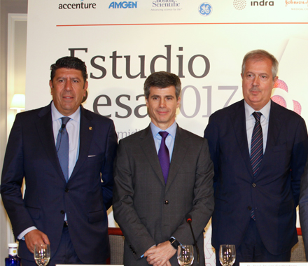 Manuel Vilches, Adolfo Fernández-Valmayor y Luis Mayero en la presentación del Estudio Resa.